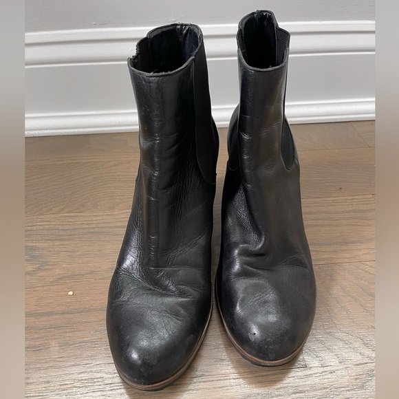 Tesori Black Leather Wedge Chelsea Boots size 10.5 - Picture 2 of 6